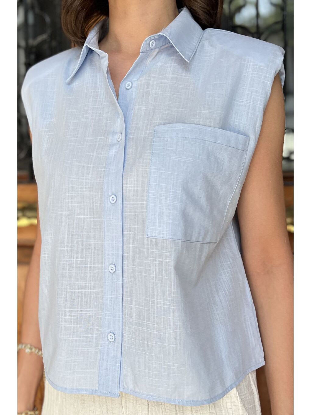 Mavi Vatkalı Sıfır Kol Kadın Gömlek-3