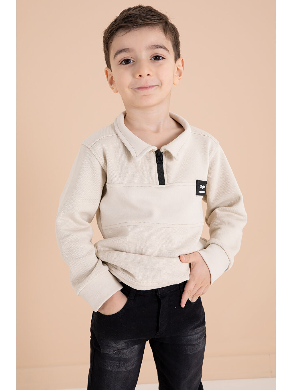 Ekru Krem Fermuar Yakalı Sweatshirt ve Jean Pantolonlu Erkek Çocuk Takım 20109-1