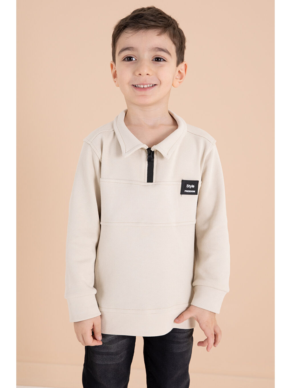 Ekru Krem Fermuar Yakalı Sweatshirt ve Jean Pantolonlu Erkek Çocuk Takım 20109-4