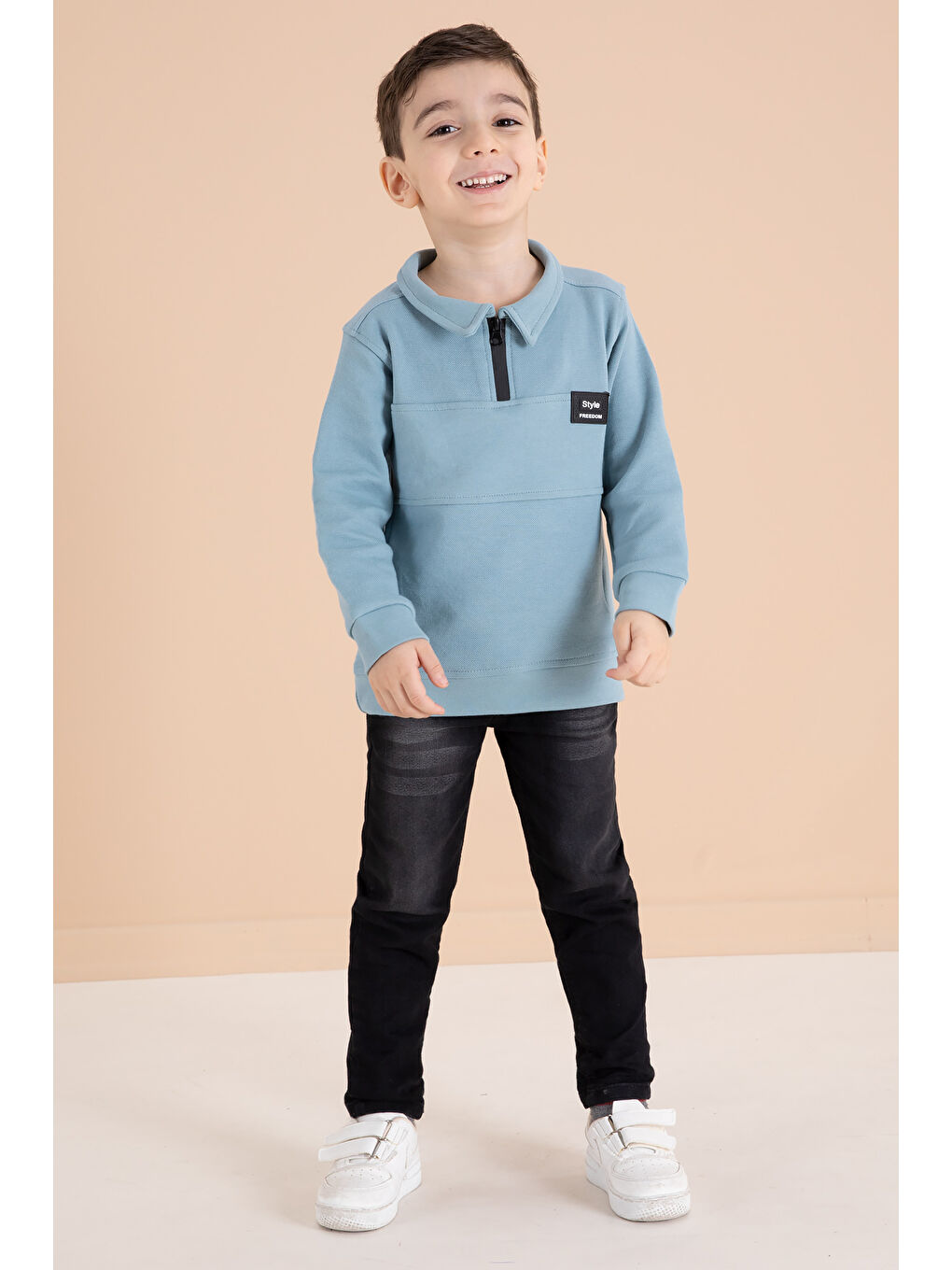 Mavi Fermuar Yakalı Sweatshirt ve Jean Pantolonlu Erkek Çocuk Takım 20111-2