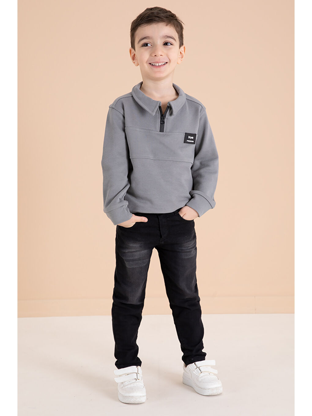 Gri Füme Fermuar Yakalı Sweatshirt ve Jean Pantolonlu Erkek Çocuk Takım 20110-2