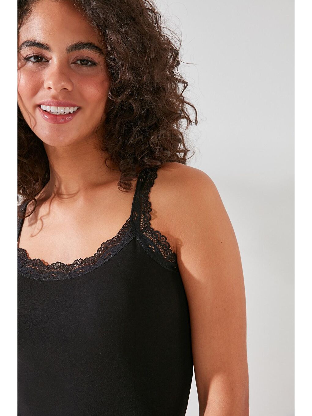 C11411 Kadın Modal Pamuk Dantelli Atlet Siyah-2