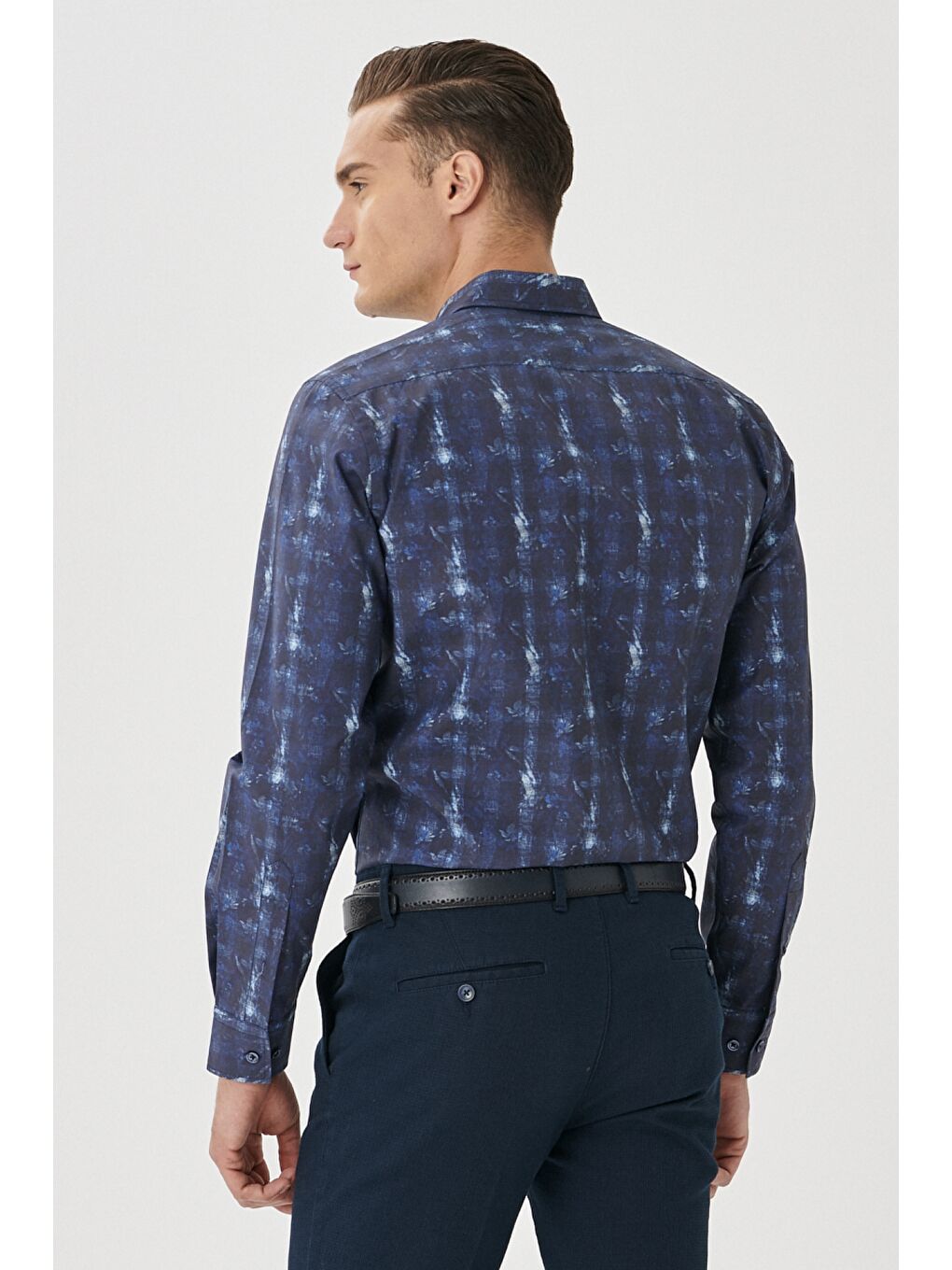 Erkek Lacivert Slim Fit Dar Kesim Düğmeli Yaka Baskılı Lacivert Gömlek-4