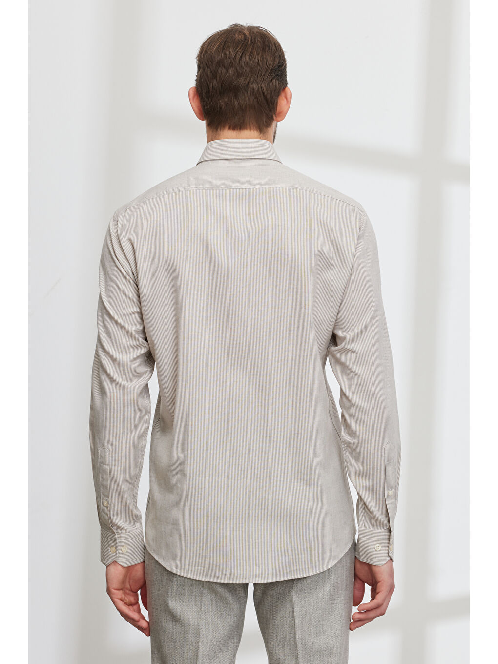 Erkek Bej Comfort Fit Geniş Kesim Düğmeli Yaka Pamuklu Çizgili Gömlek-7
