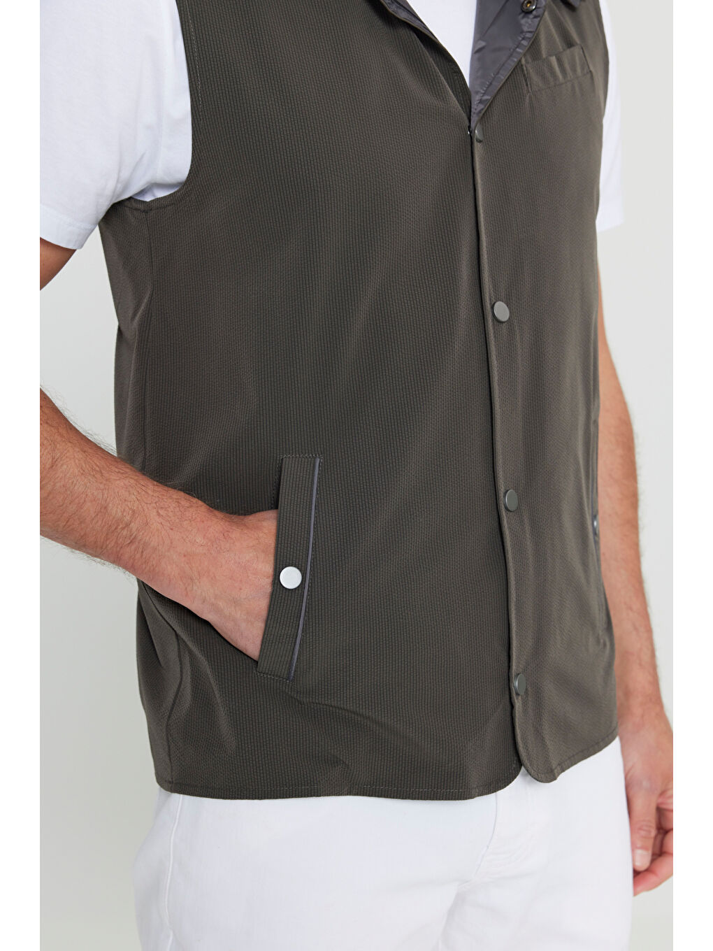 Erkek Haki Standart Fit Normal Kesim Desenli Yelek-3