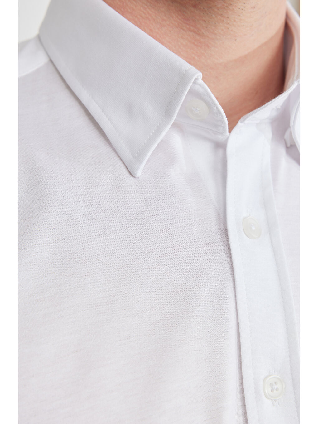 Erkek Beyaz Slim Fit Dar Kesim Gizli Düğme Yaka %100 Pamuk Gömlek-3
