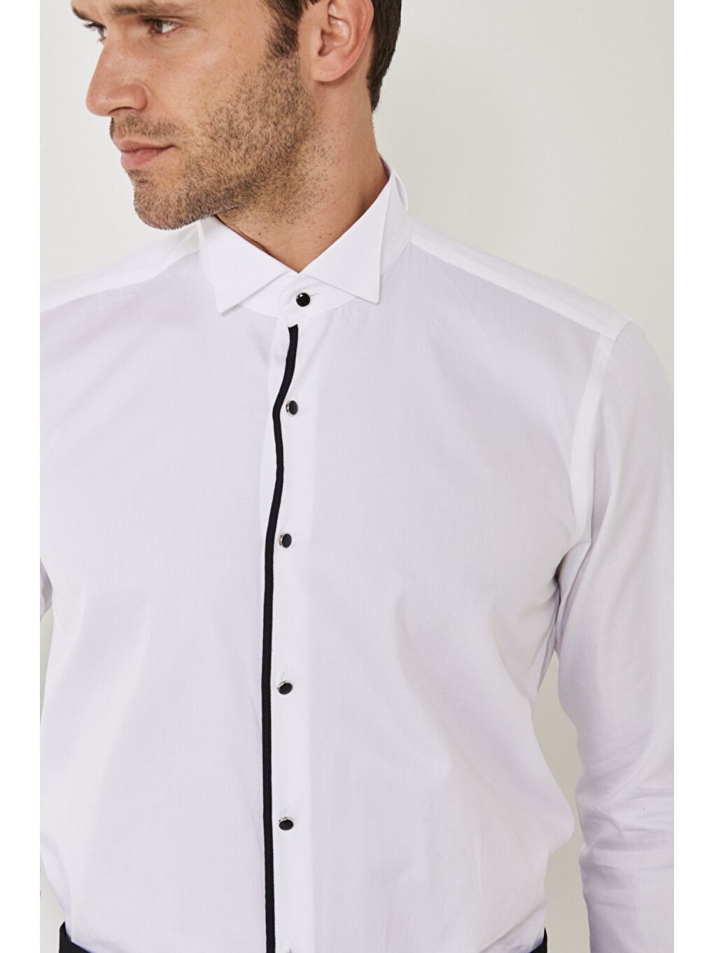 Erkek Beyaz-Siyah Slim Fit Dar Kesim %100 Pamuk Ata Yaka Gömlek-2