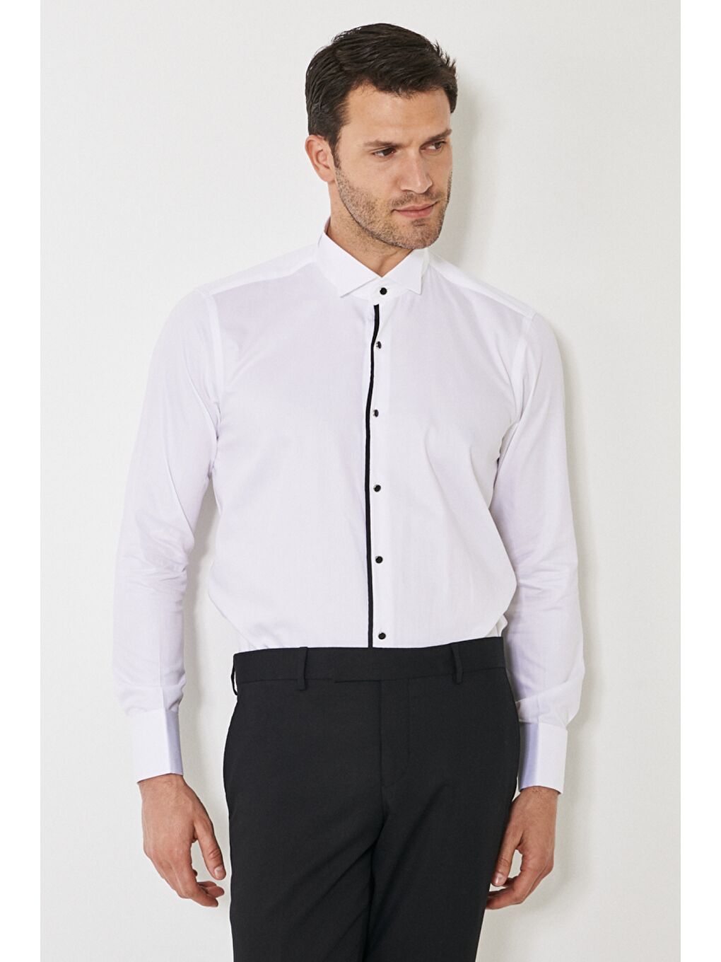 Erkek Beyaz-Siyah Slim Fit Dar Kesim %100 Pamuk Ata Yaka Gömlek-3