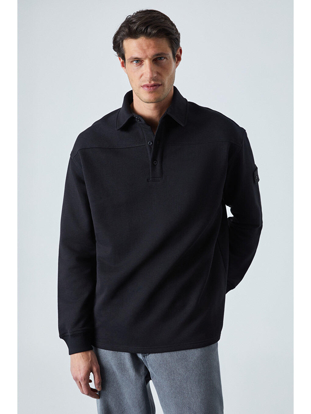 Erkek Polo Yakalı Patlı Düğmeli Uzun Kol Regular Fit Nakış Detaylı Siyah Sweatshirt