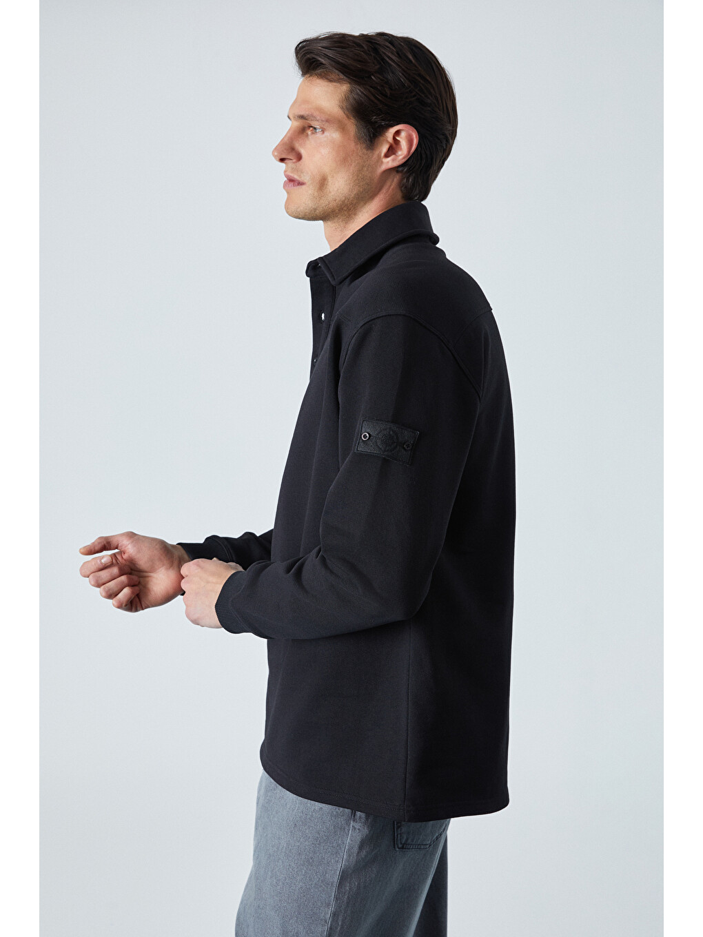 Erkek Polo Yakalı Patlı Düğmeli Uzun Kol Regular Fit Nakış Detaylı Siyah Sweatshirt-2