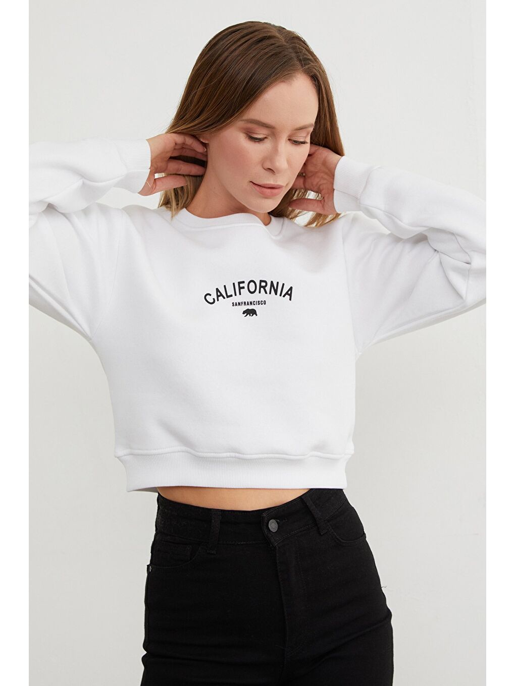 Beyaz 3 İplik California Yazı Baskılı Crop Sweatshirt-3