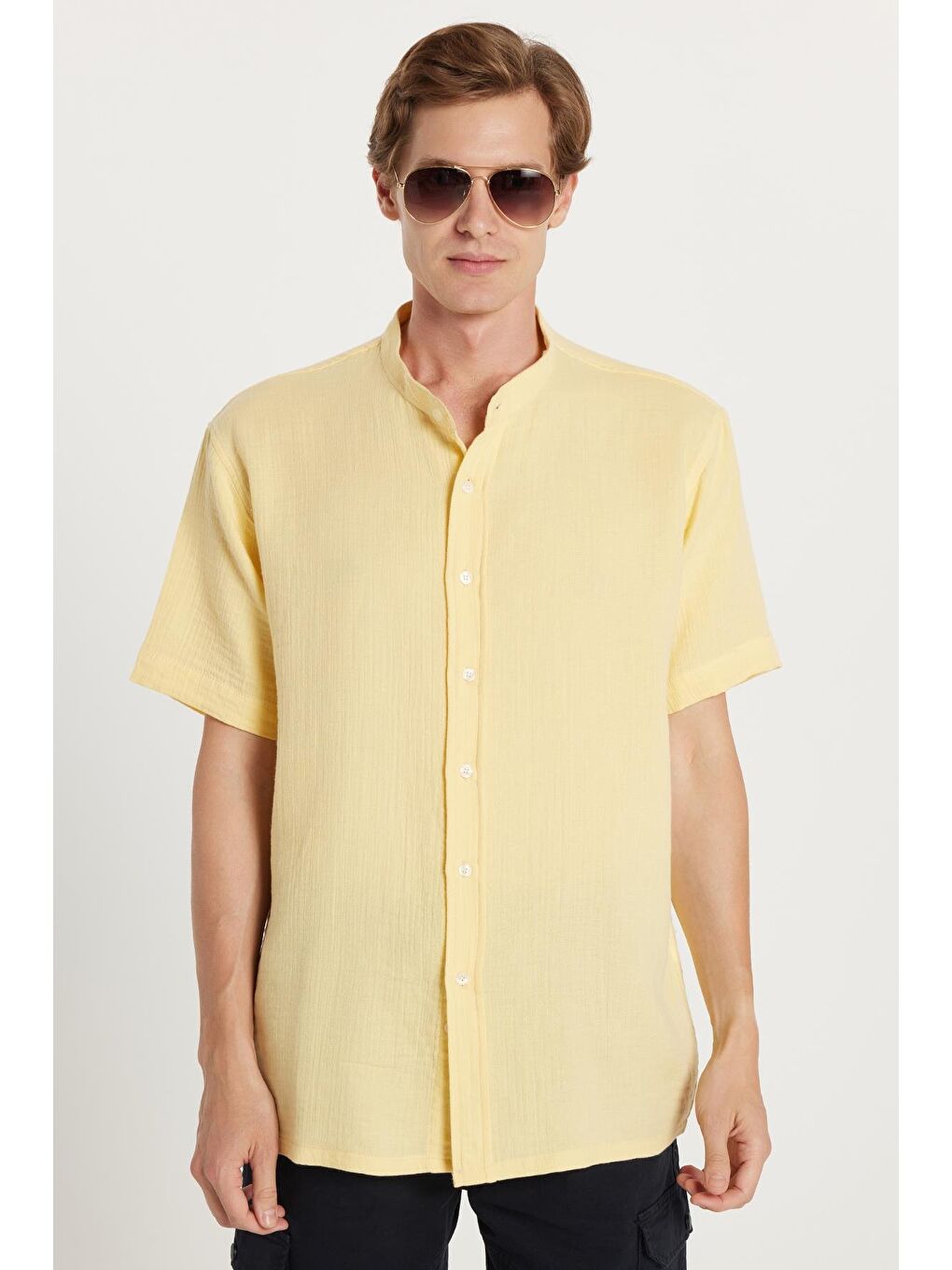 Erkek Relax Fit Rahat Kesim %100 Pamuk Müslin Kumaş Kısa Kollu Spor Hakim Yaka Sarı Gömlek-3