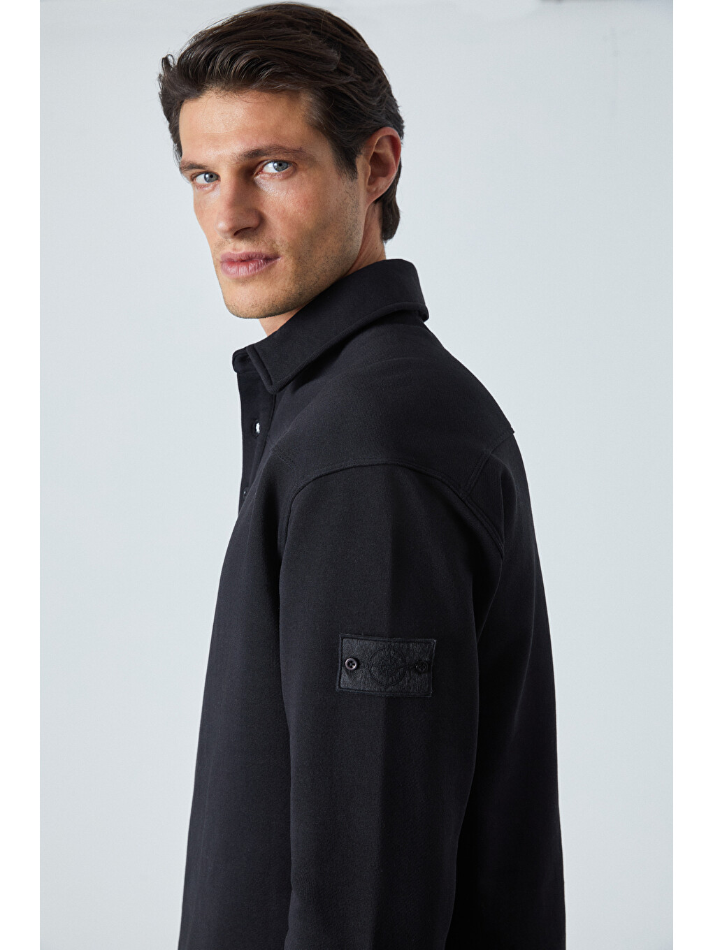 Erkek Polo Yakalı Patlı Düğmeli Uzun Kol Regular Fit Nakış Detaylı Siyah Sweatshirt-3