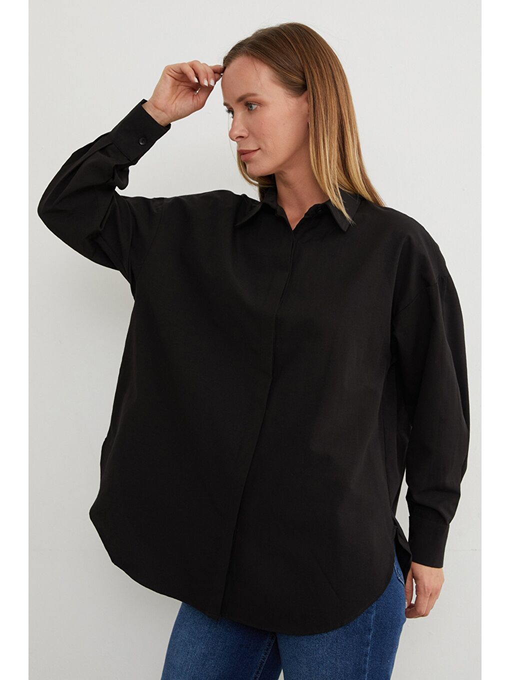 Siyah Basic Yırtmaçlı Oversize Gömlek-4