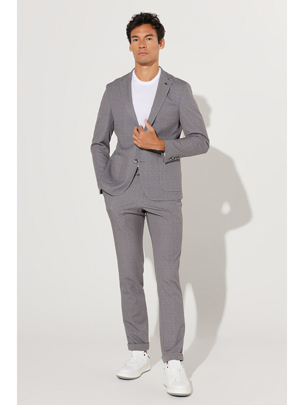 Erkek Bej Slim Fit Dar Kesim Mono Yaka Seyahat Çantalı Desenli Takım Elbise-4