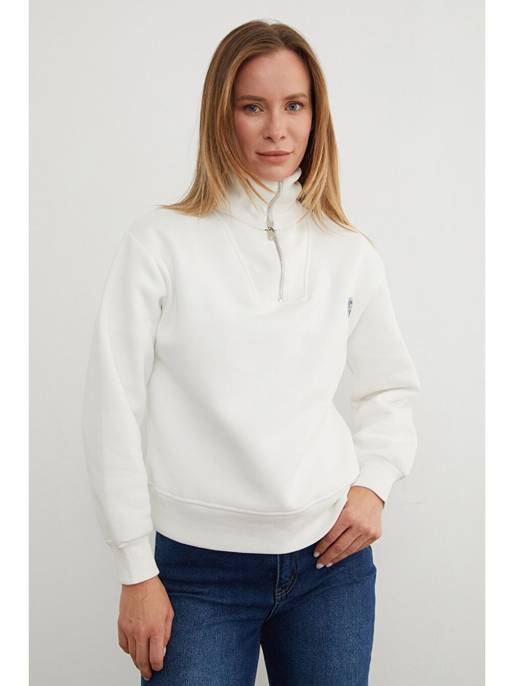 Ekru 3 İplik Kalp Nakışlı Yarım Fermuarlı Sweatshirt-3