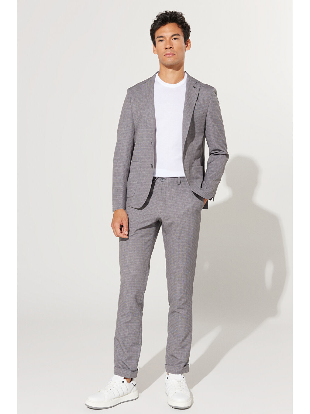 Erkek Bej Slim Fit Dar Kesim Mono Yaka Seyahat Çantalı Desenli Takım Elbise-5