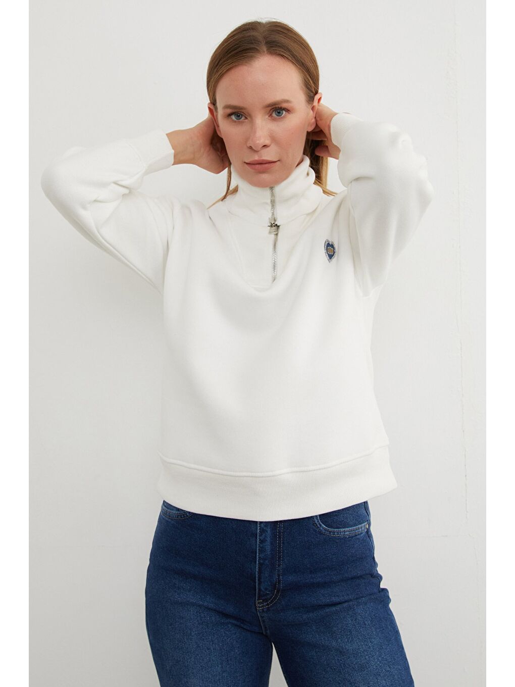 Ekru 3 İplik Kalp Nakışlı Yarım Fermuarlı Sweatshirt-4