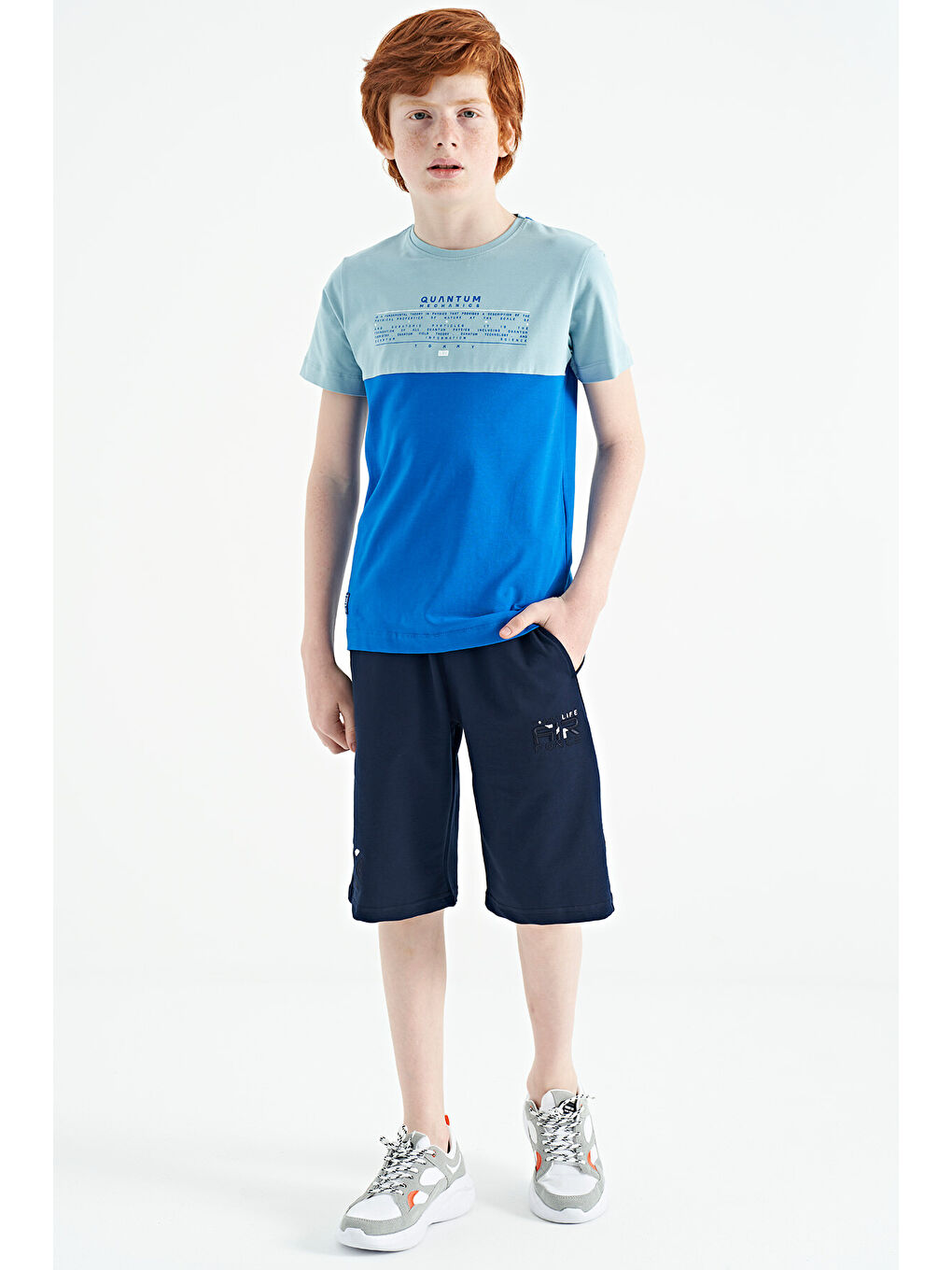 Mavi Saks Yazı Baskılı Renk Bloklu Standart Kalıp O Yaka Erkek Çocuk Tişört - 11134-2