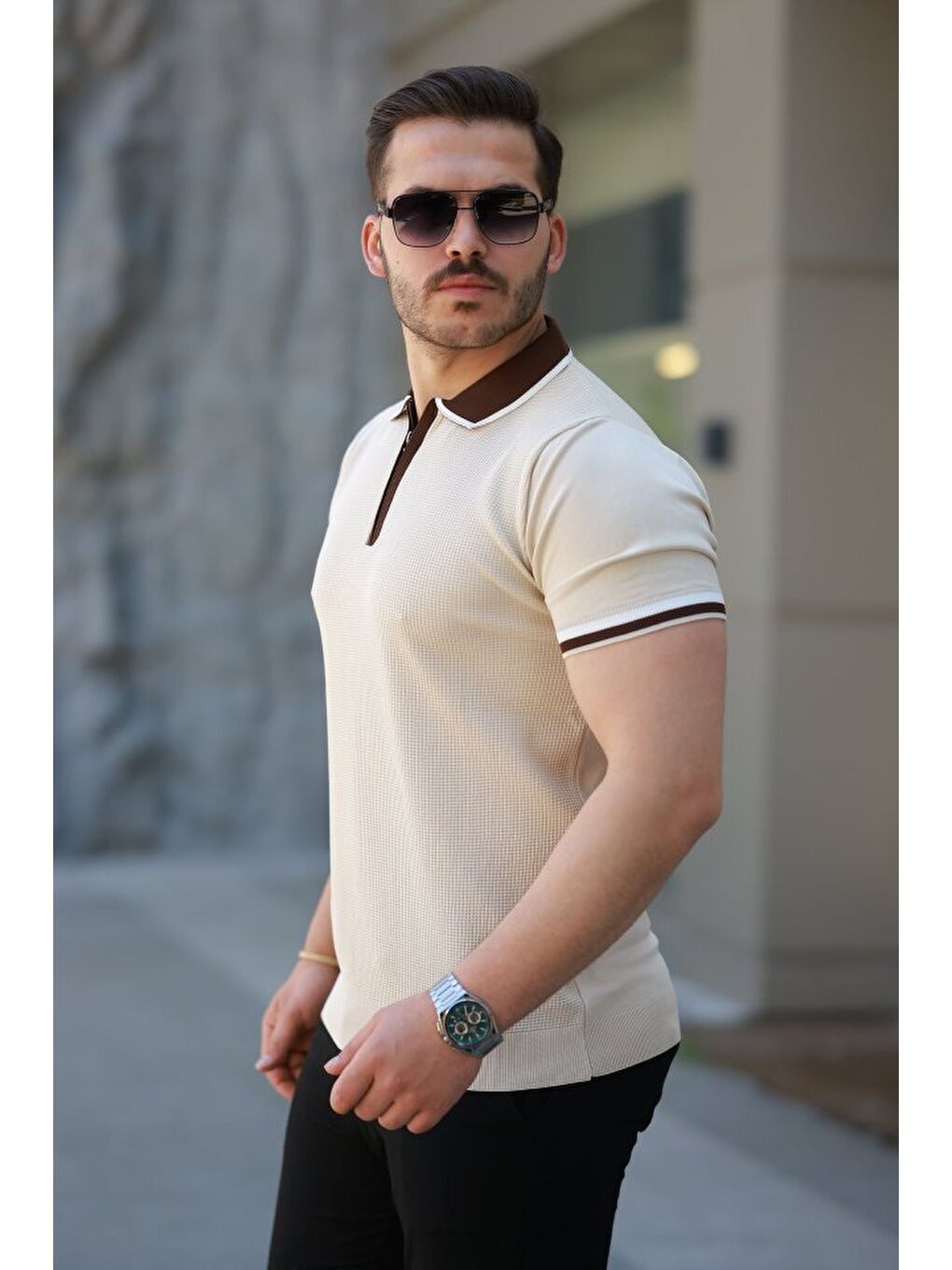 Bej Erkek Renkli Yaka Kısa Kollu Tişört-1