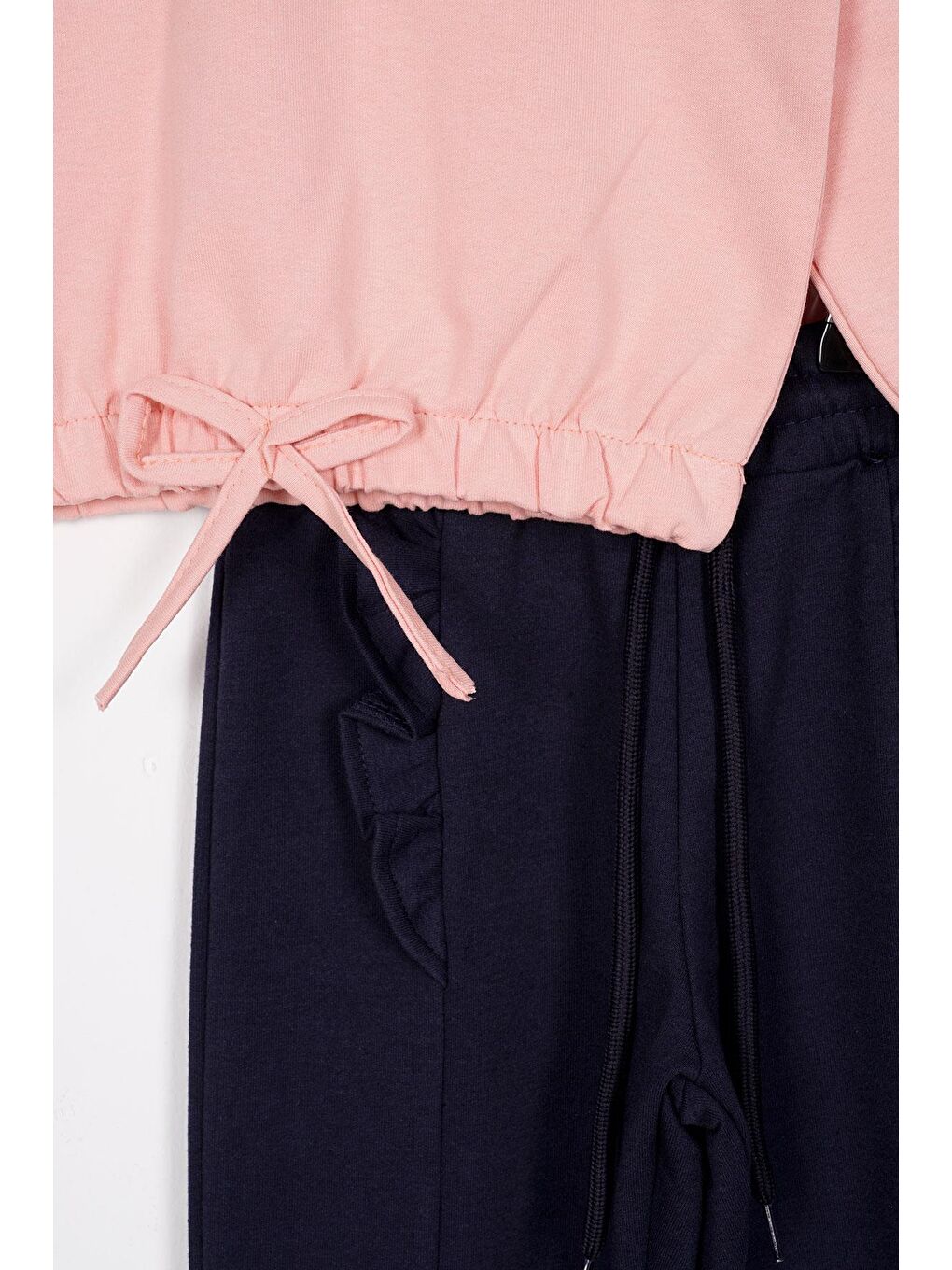 Lacivert Bisiklet Yaka Uzun Kol Pantolonu Dikiş Detaylı Somon Lacıvert Renk Kız Cocuk Esofman Takım-2