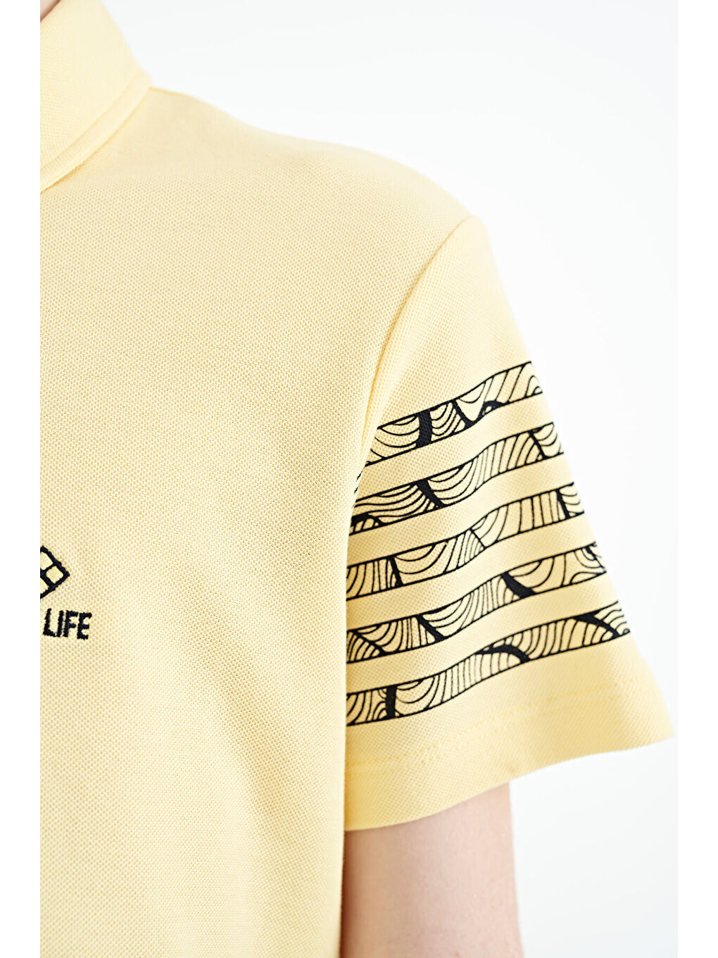 Sarı Kol Baskı Detaylı Standart Kalıp Polo Yaka Erkek Çocuk Tişört - 11093-4