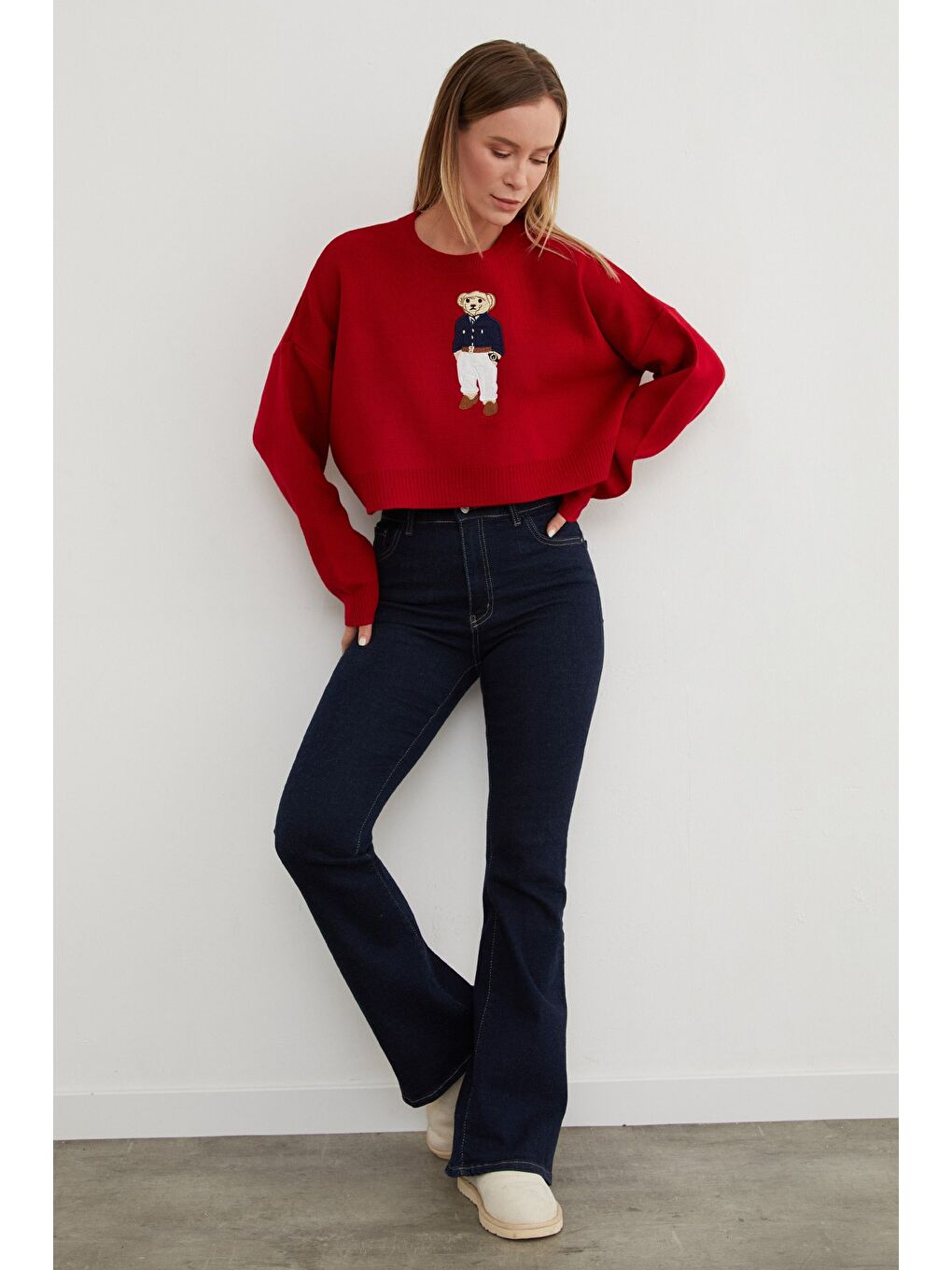 Kırmızı Ayıcık Nakışlı Oversize Crop Kazak-3