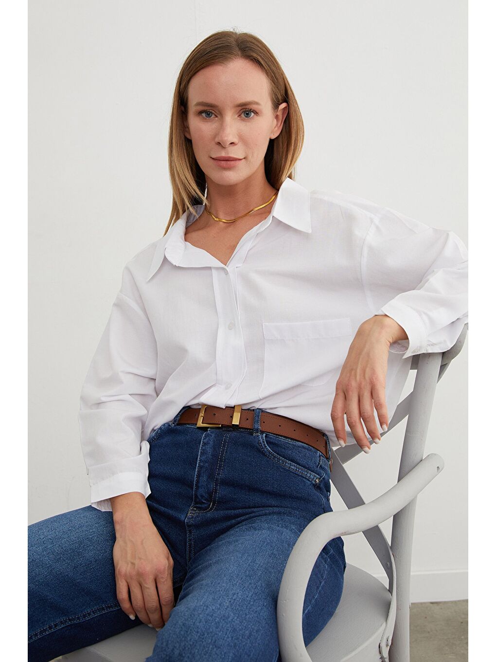 Beyaz Basic Tek Cepli Oversize Gömlek-2