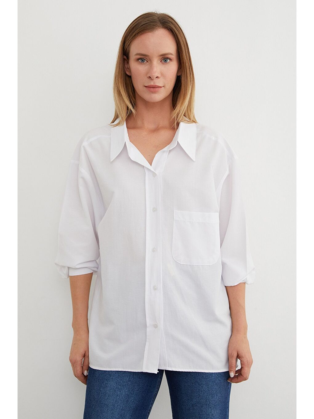 Beyaz Basic Tek Cepli Oversize Gömlek-3