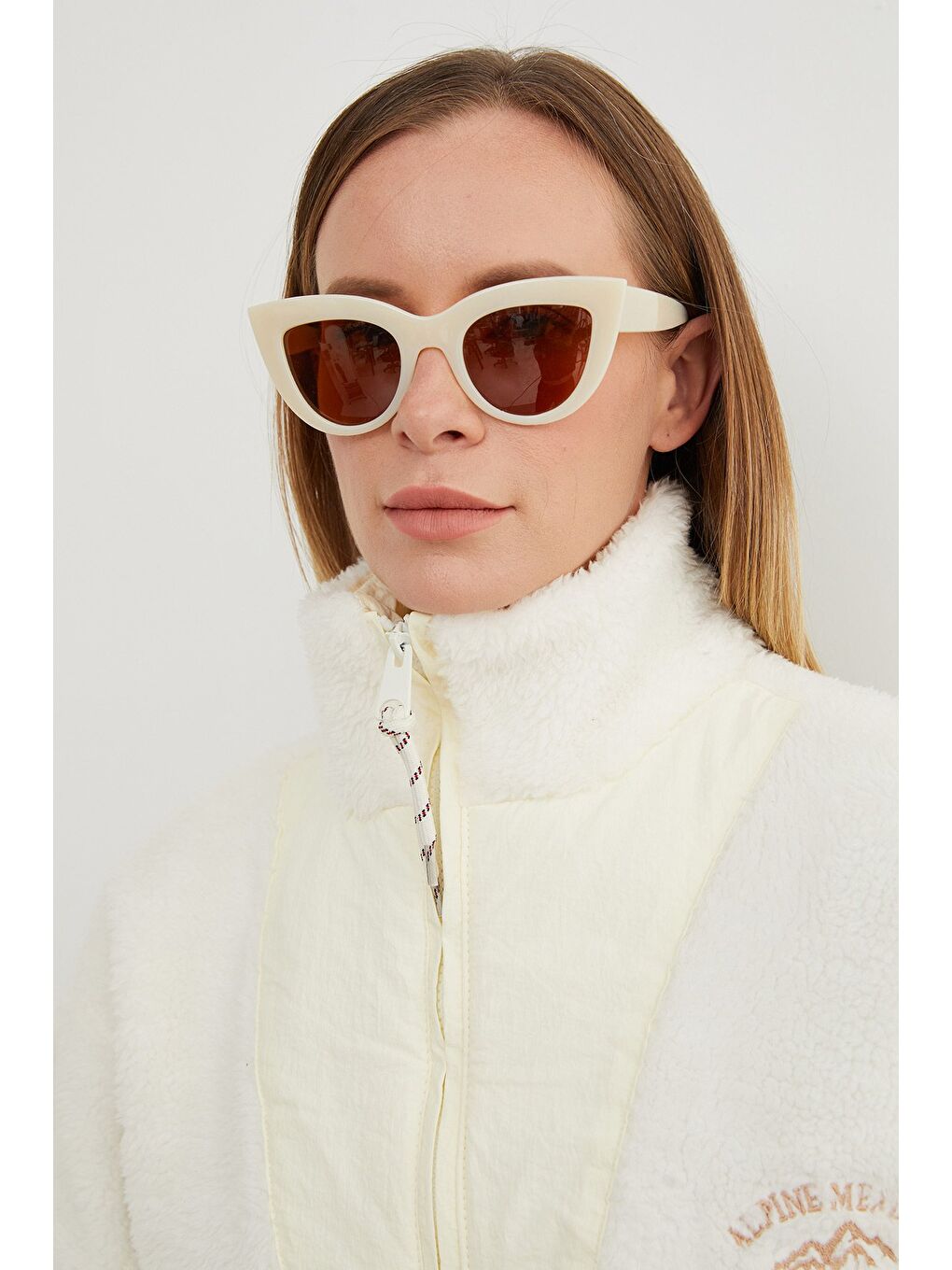 Ekru Yazı Nakışlı Fleto Cepli Dik Yaka Pelüş Mont-3