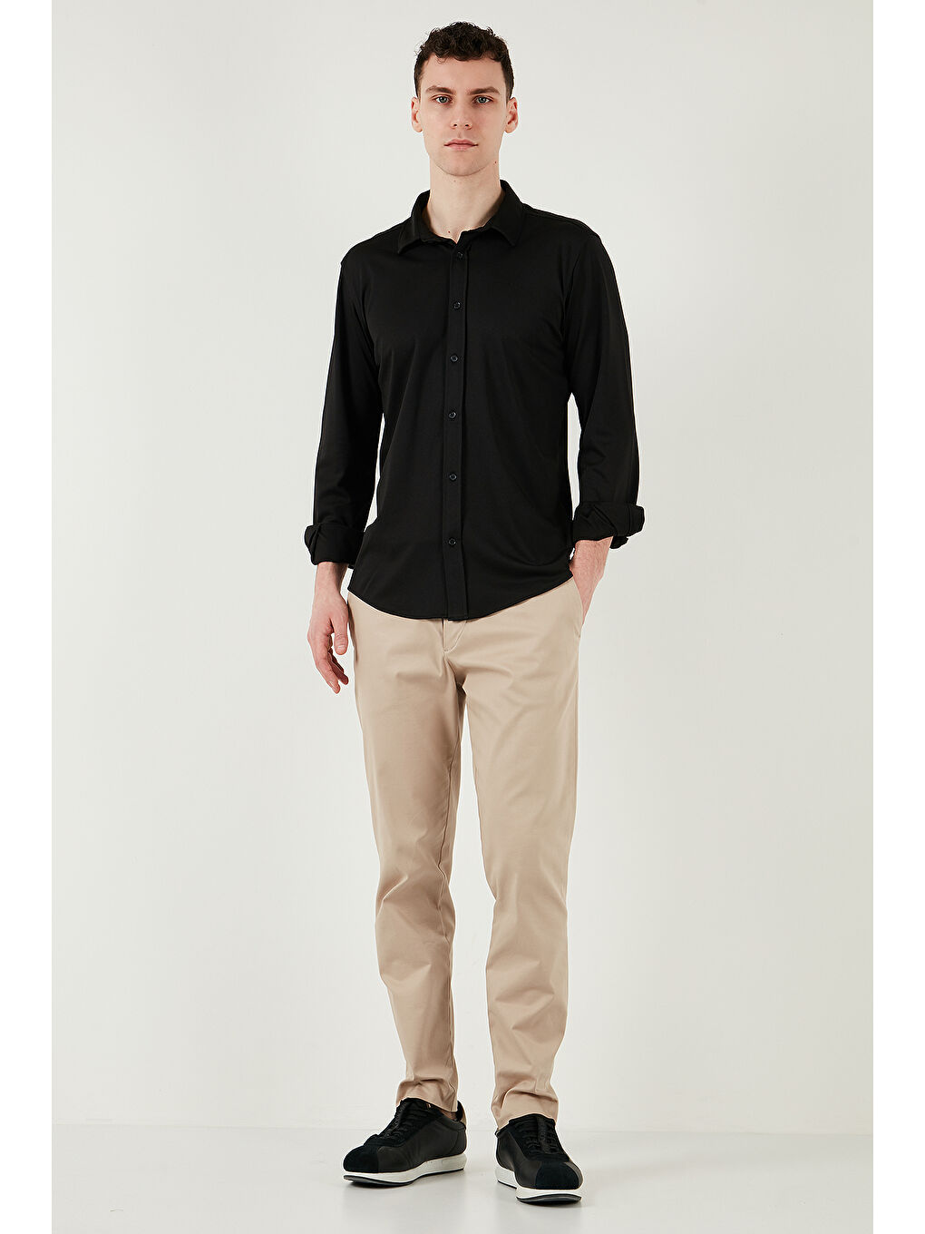 Siyah Pamuklu Regular Fit Düz Yaka %100 Pamuk Gömlek CF25S119628-2