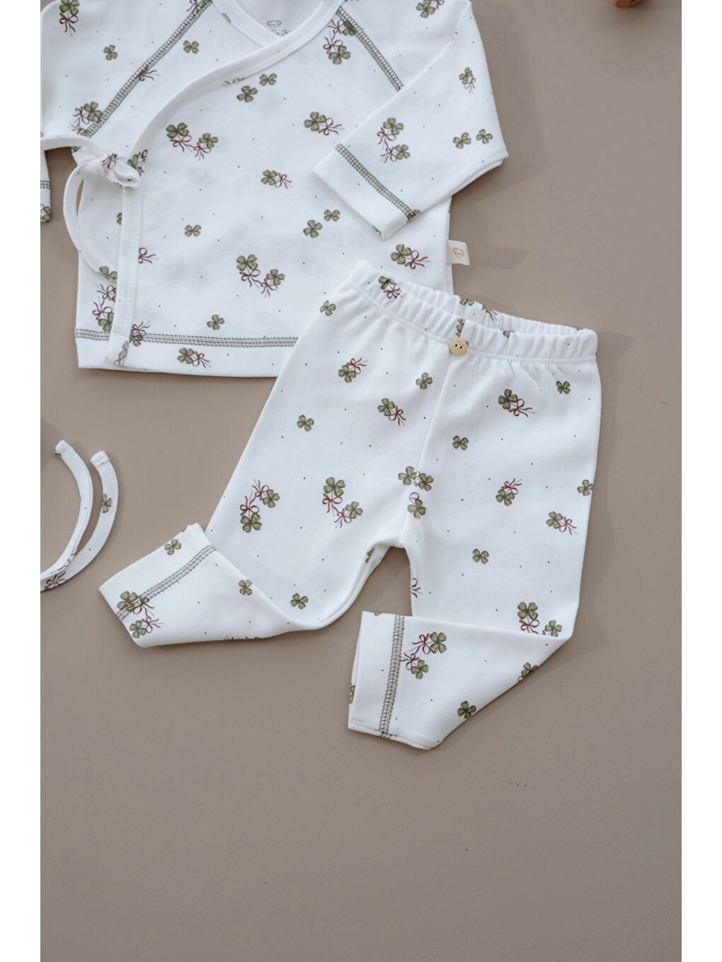 Ekru Yonca Baskılı Pure Hug Serisi Kruvaze 3'lü Takım-1