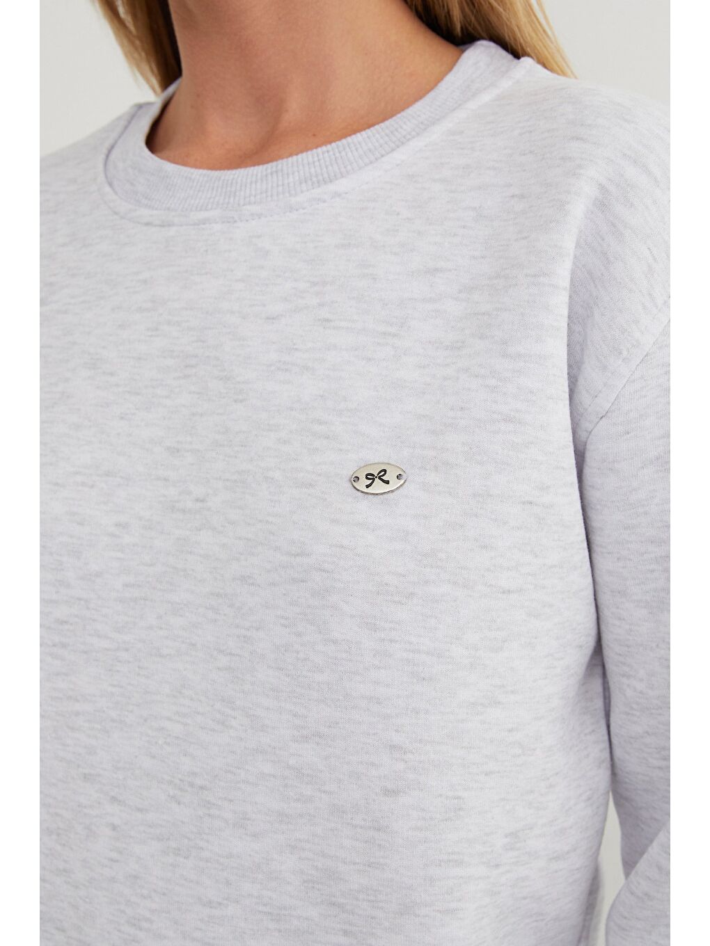 Gri 3 İplik Metal Aksesuar Detaylı Sweatshirt-4