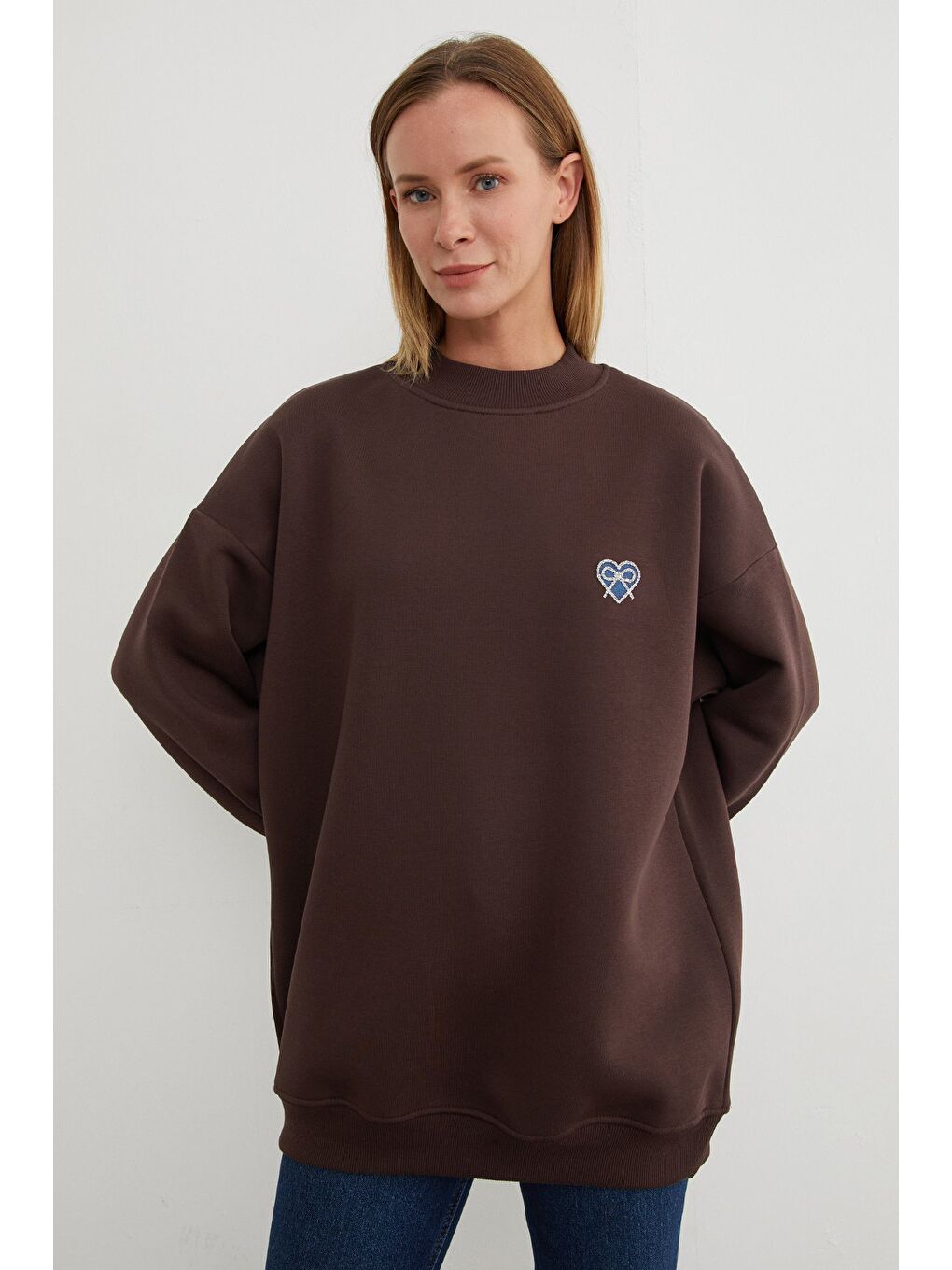 Kahverengi 3 İplik Kurdele Taş İşlemeli Oversize Sweatshirt-3