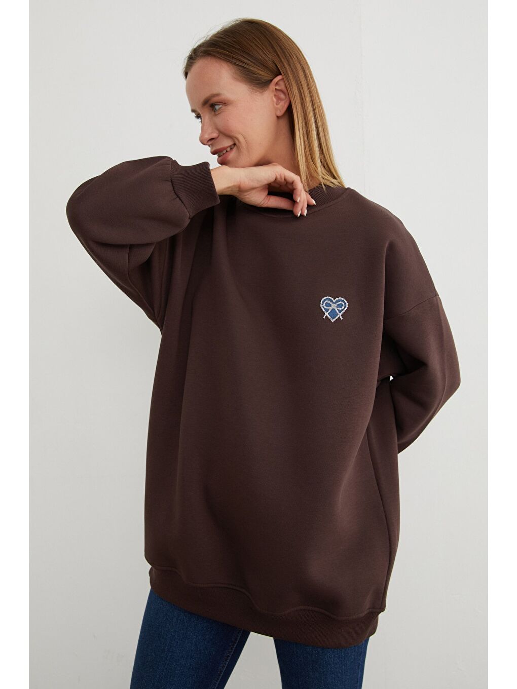 Kahverengi 3 İplik Kurdele Taş İşlemeli Oversize Sweatshirt-4