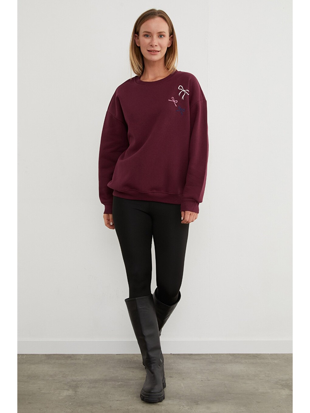 Bordo 3 İplik Fiyonk Nakışlı Oversize Sweatshirt-4