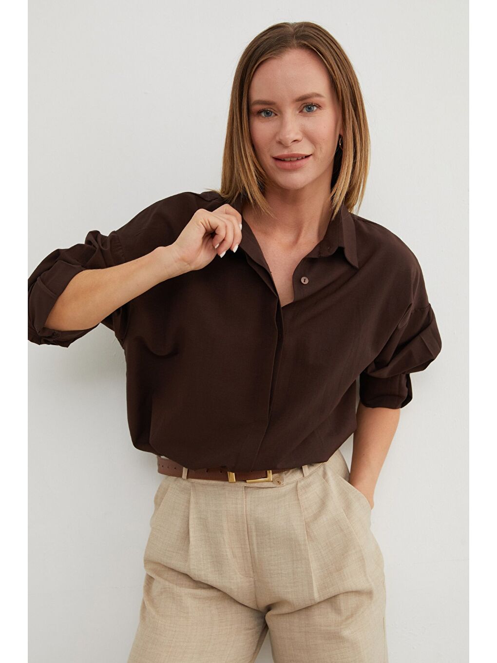 Kahverengi Basic Yırtmaçlı Oversize Gömlek-1