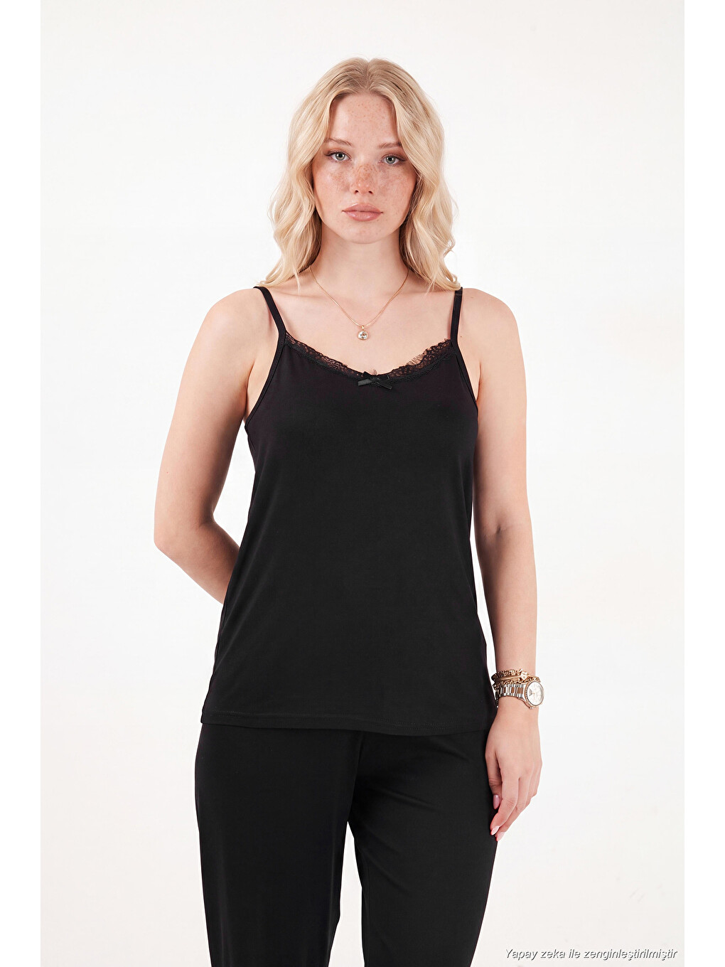Siyah Dantel Detaylı İp Askılı Kadın Pijama Takımı 6578000-2