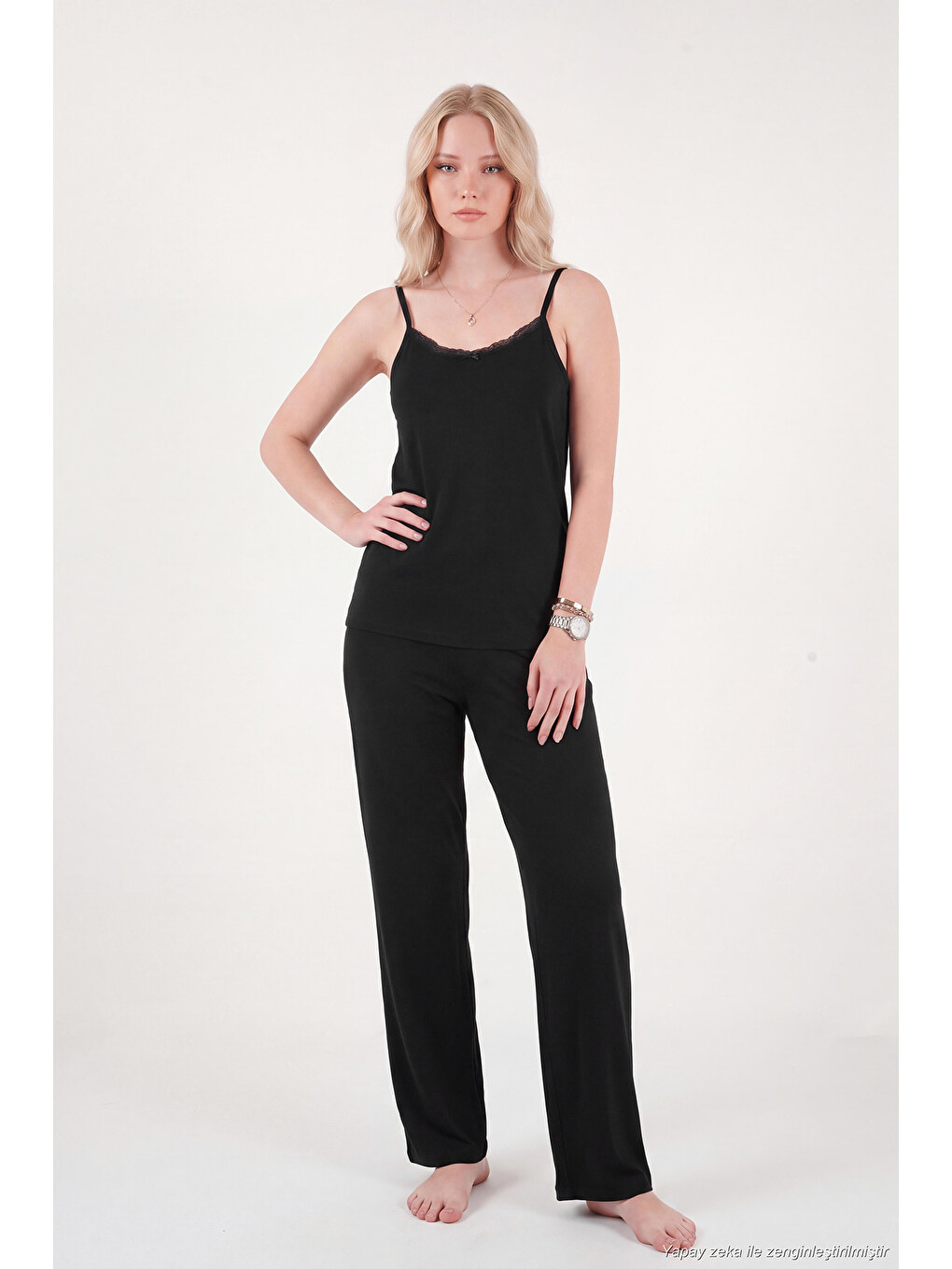 Siyah Dantel Detaylı İp Askılı Kadın Pijama Takımı 6578000-3
