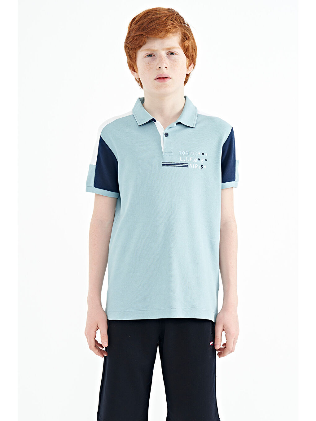 Açık Mavi Renk Bloklu Omuz Garni Detaylı Standart Kalıp Erkek Çocuk Tişört - 11155