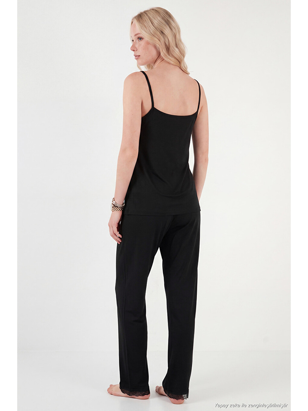Siyah Dantel Detaylı İp Askılı Kadın Pijama Takımı 6578000-6
