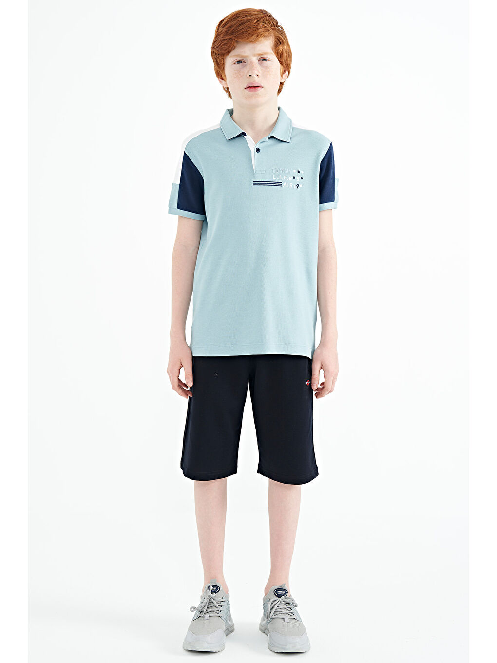 Açık Mavi Renk Bloklu Omuz Garni Detaylı Standart Kalıp Erkek Çocuk Tişört - 11155-1