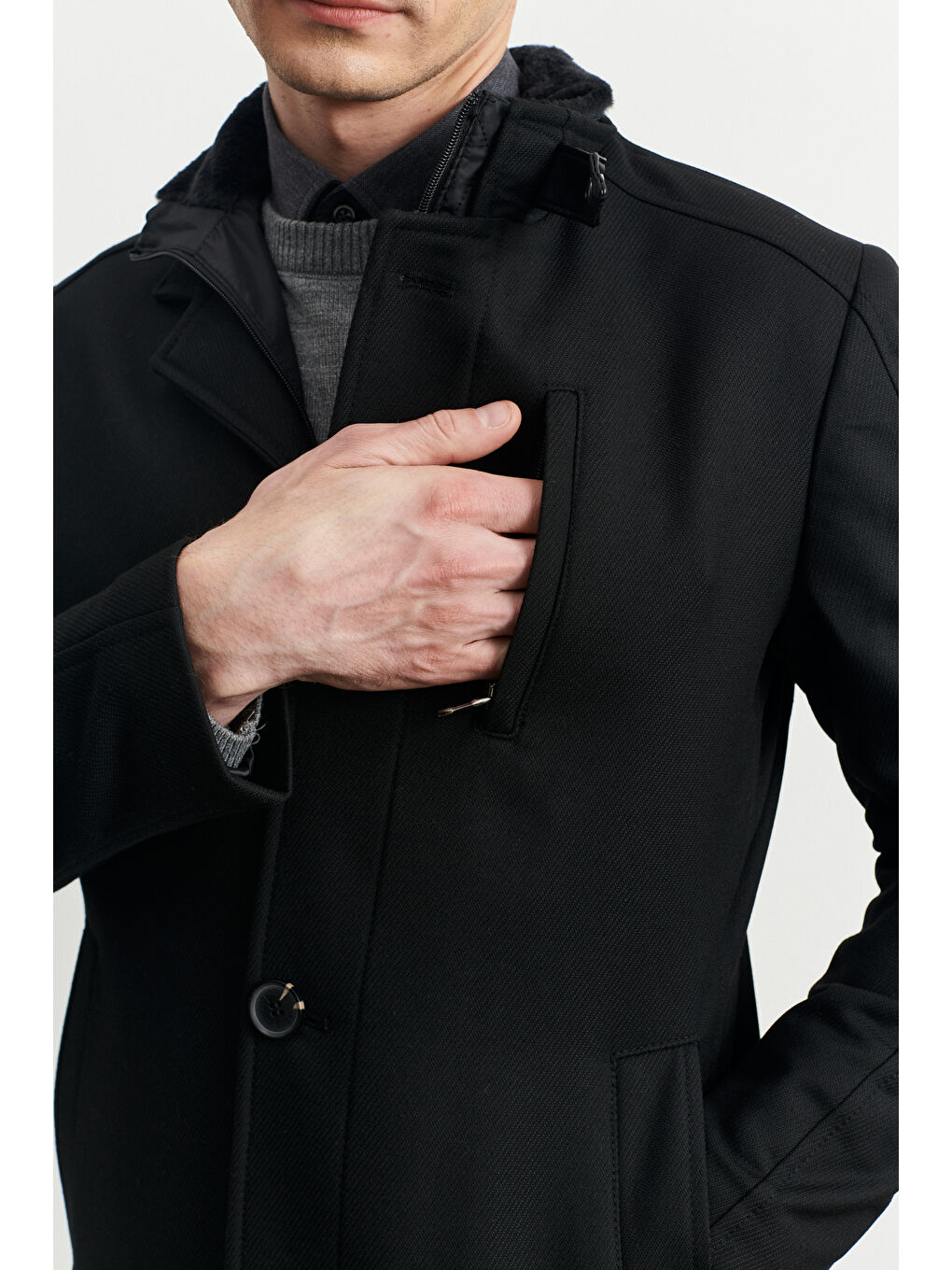 Erkek Siyah Standart Fit Normal Kesim İçi Çıkma Yelekli Yünlü Kışlık Kaban-3