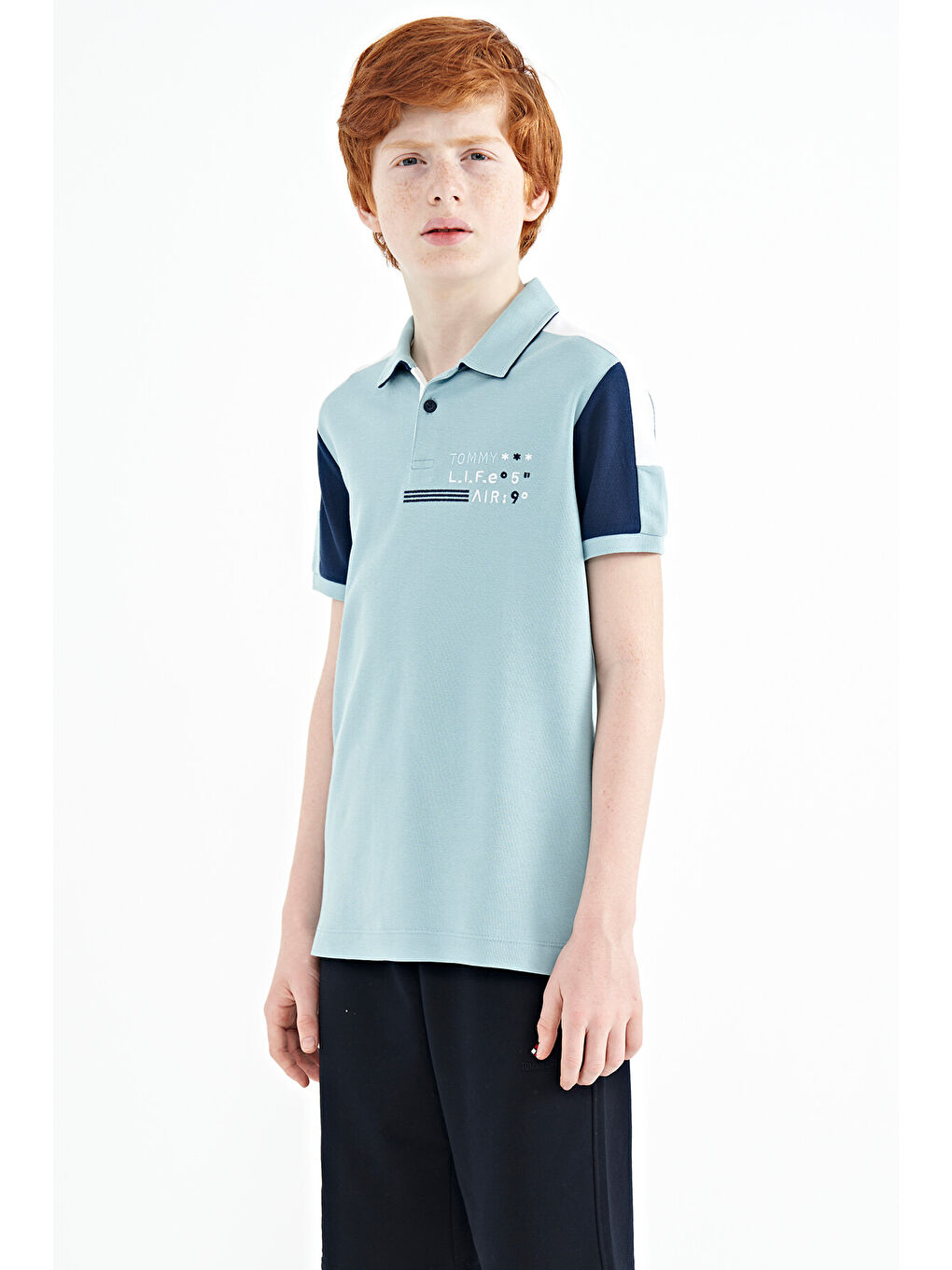 Açık Mavi Renk Bloklu Omuz Garni Detaylı Standart Kalıp Erkek Çocuk Tişört - 11155-3