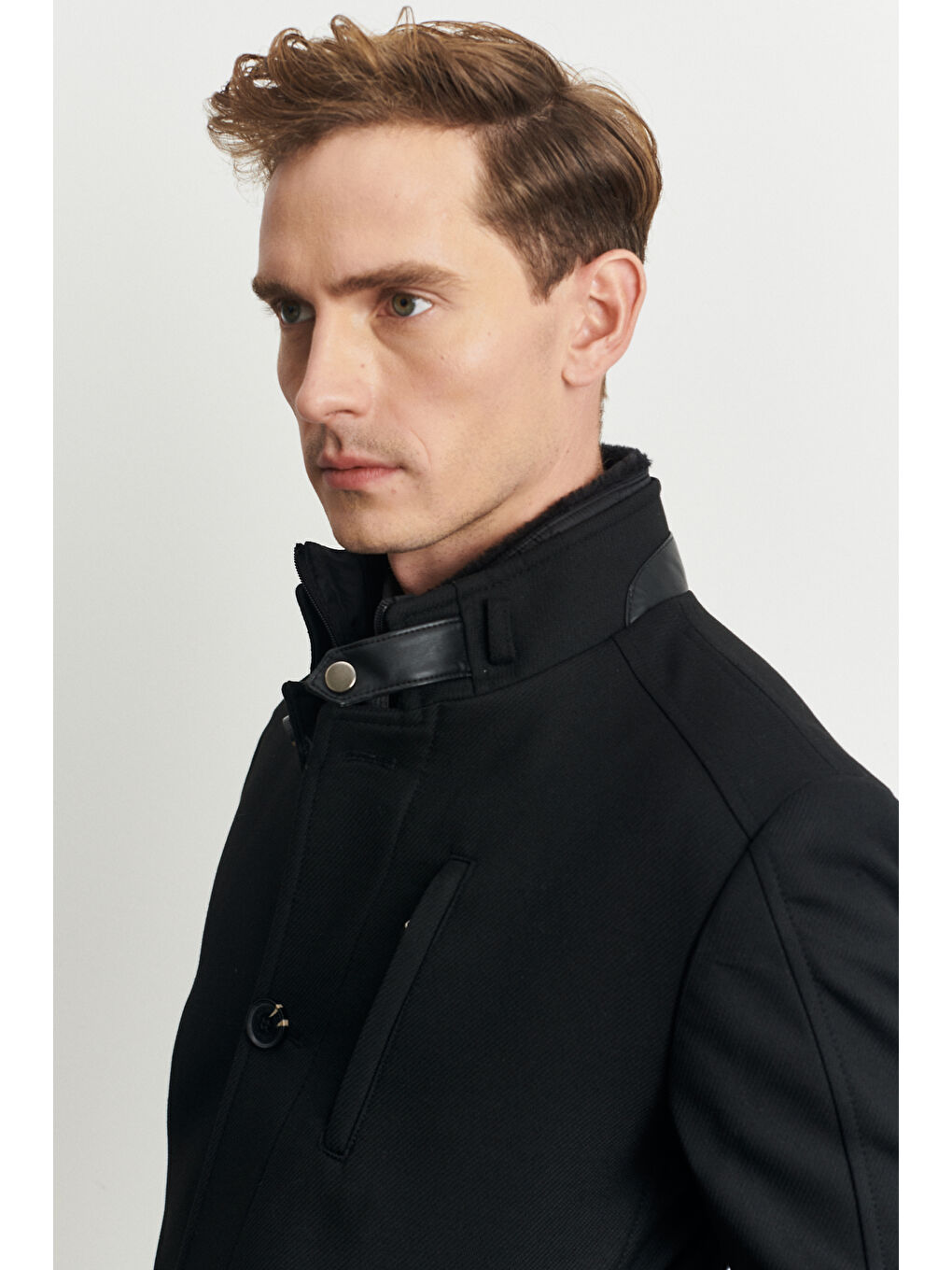 Erkek Siyah Standart Fit Normal Kesim İçi Çıkma Yelekli Yünlü Kışlık Kaban-4