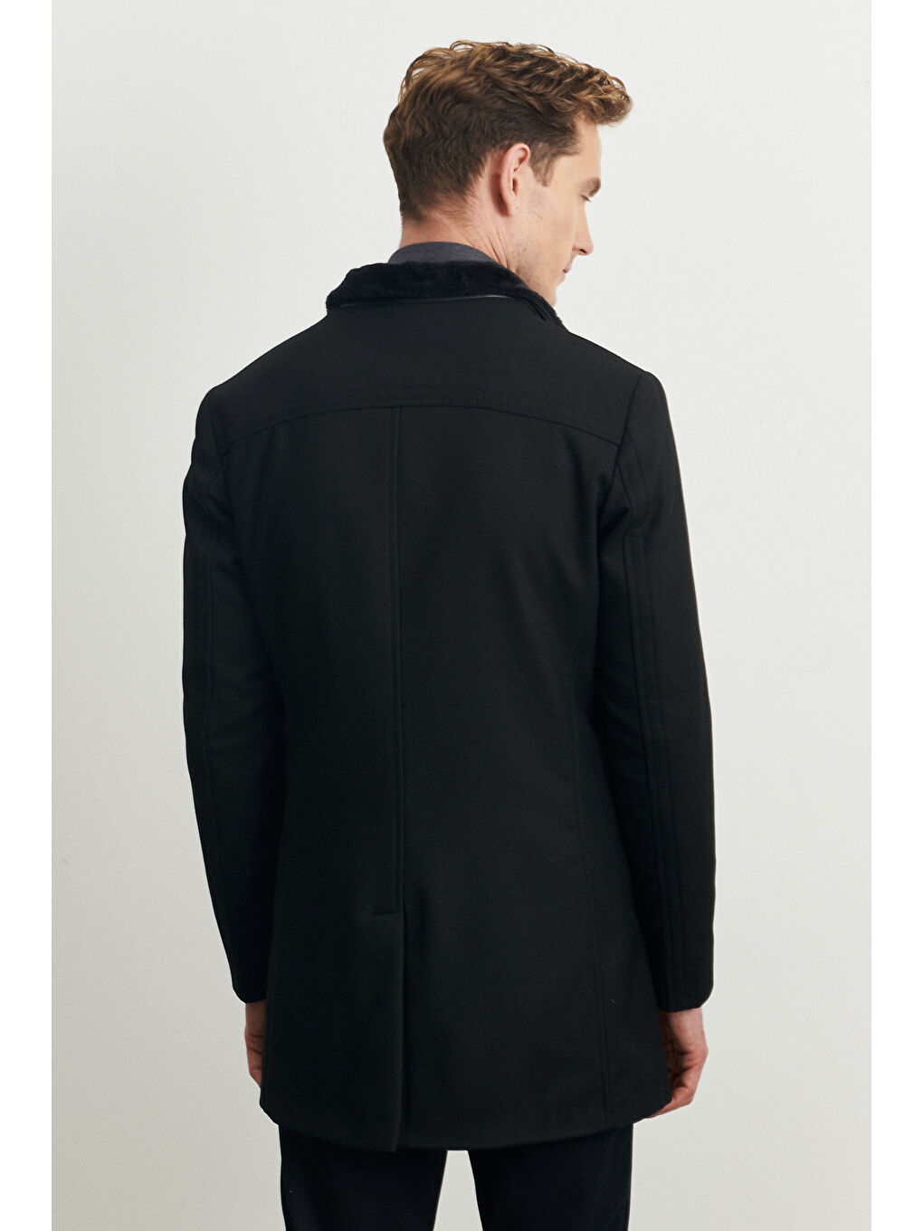 Erkek Siyah Standart Fit Normal Kesim İçi Çıkma Yelekli Yünlü Kışlık Kaban-7