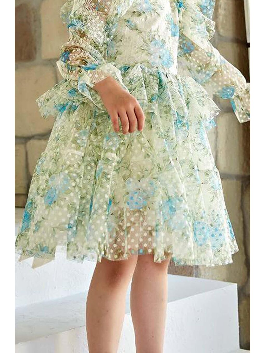 Kız Çocuk Omuzları ve Beli Fırfırlı Puantiye Detaylı Şeffaf Tül Çiçek Desenli Kabarık Mavi Elbise-3