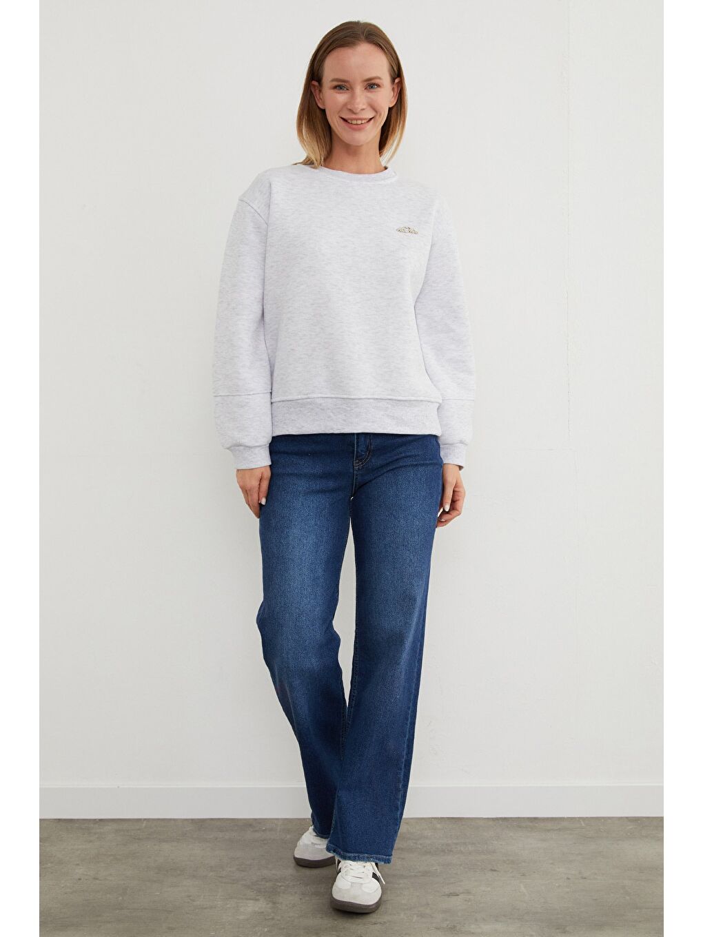 Gri 3 İplik Metal Aksesuarlı Bisiklet Yaka Sweatshirt-3