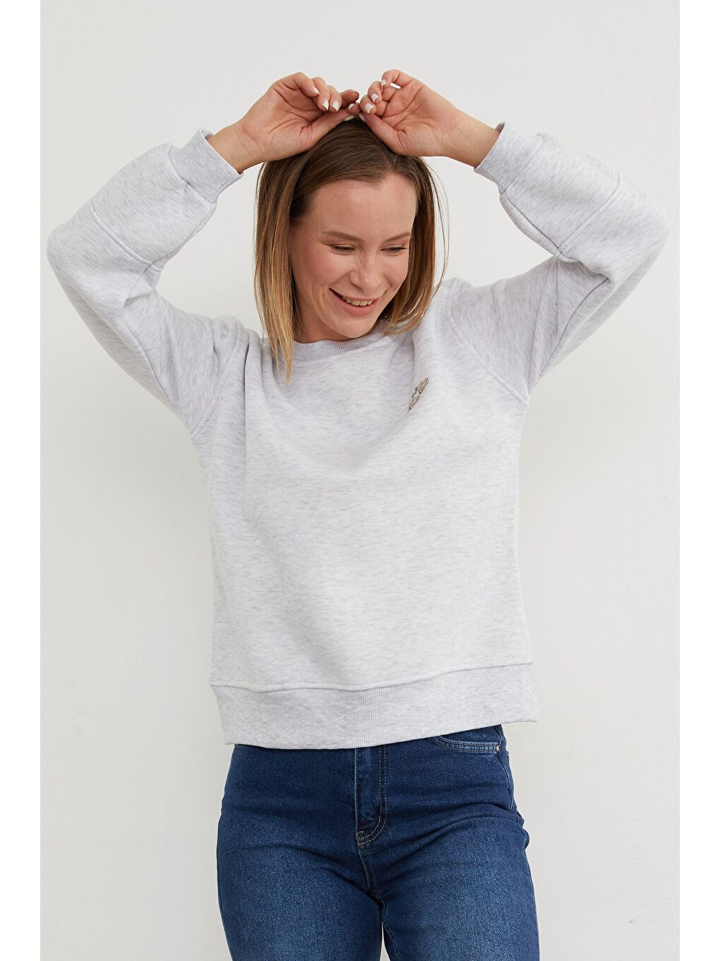 Gri 3 İplik Metal Aksesuarlı Bisiklet Yaka Sweatshirt-4