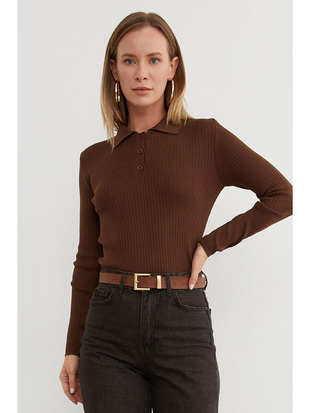 Kahverengi Fitilli Polo Yaka Yarım Düğmeli Triko Kazak